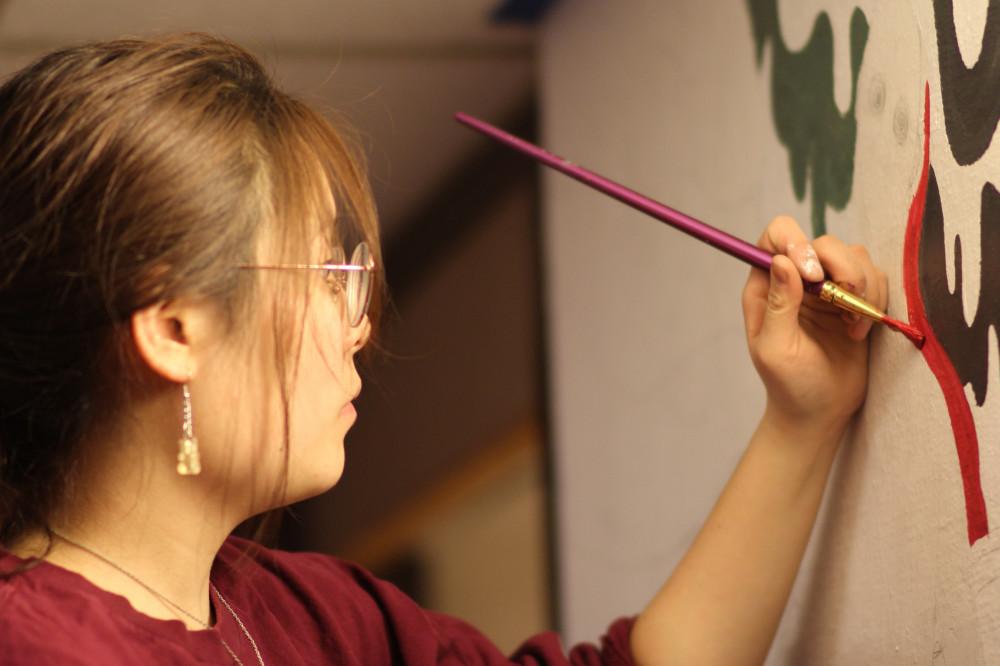 Hannah Kang'22 is one of four student artists commissioned to paint murals in common areas of Peet Hall. The project, created and managed...